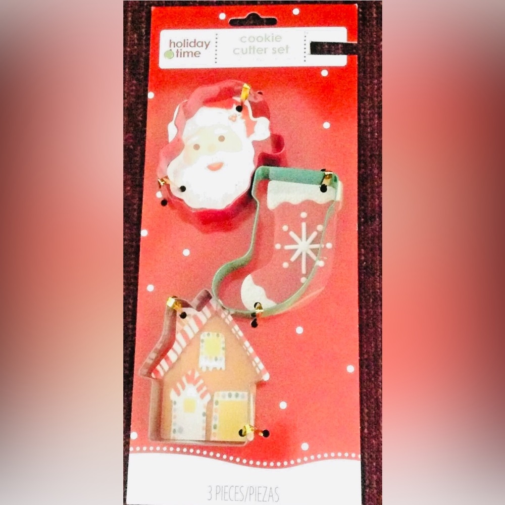 Christmas Themed Metal Cookie Cutter Set 3  Stocking Gingerbread House Santa